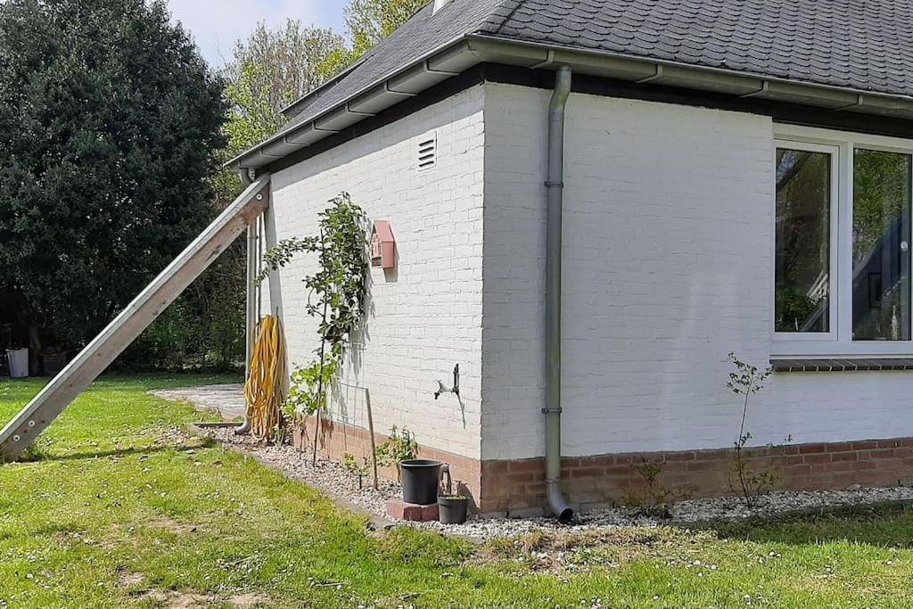 Vrijstaande Recreatievilla Met Ruime Omheinde Tuin Posterholt Luaran gambar
